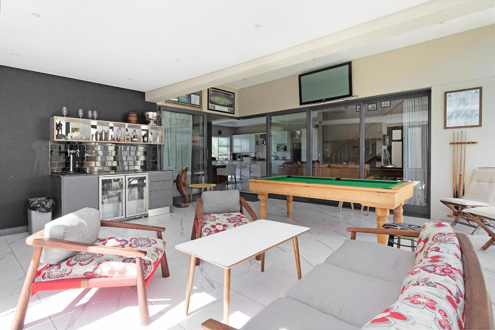 On 8th Worthing Villa Cape Town